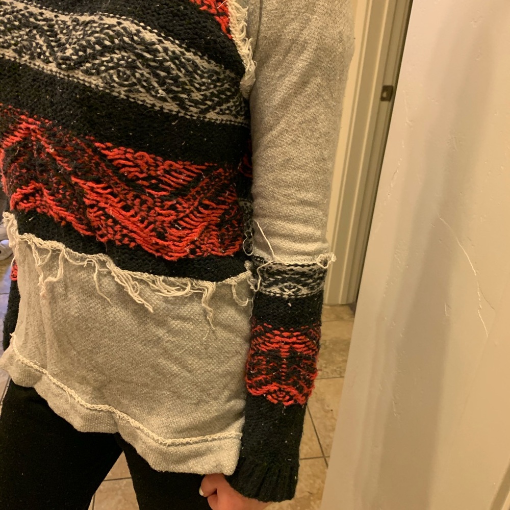 Sweater - Picture 5 of 6